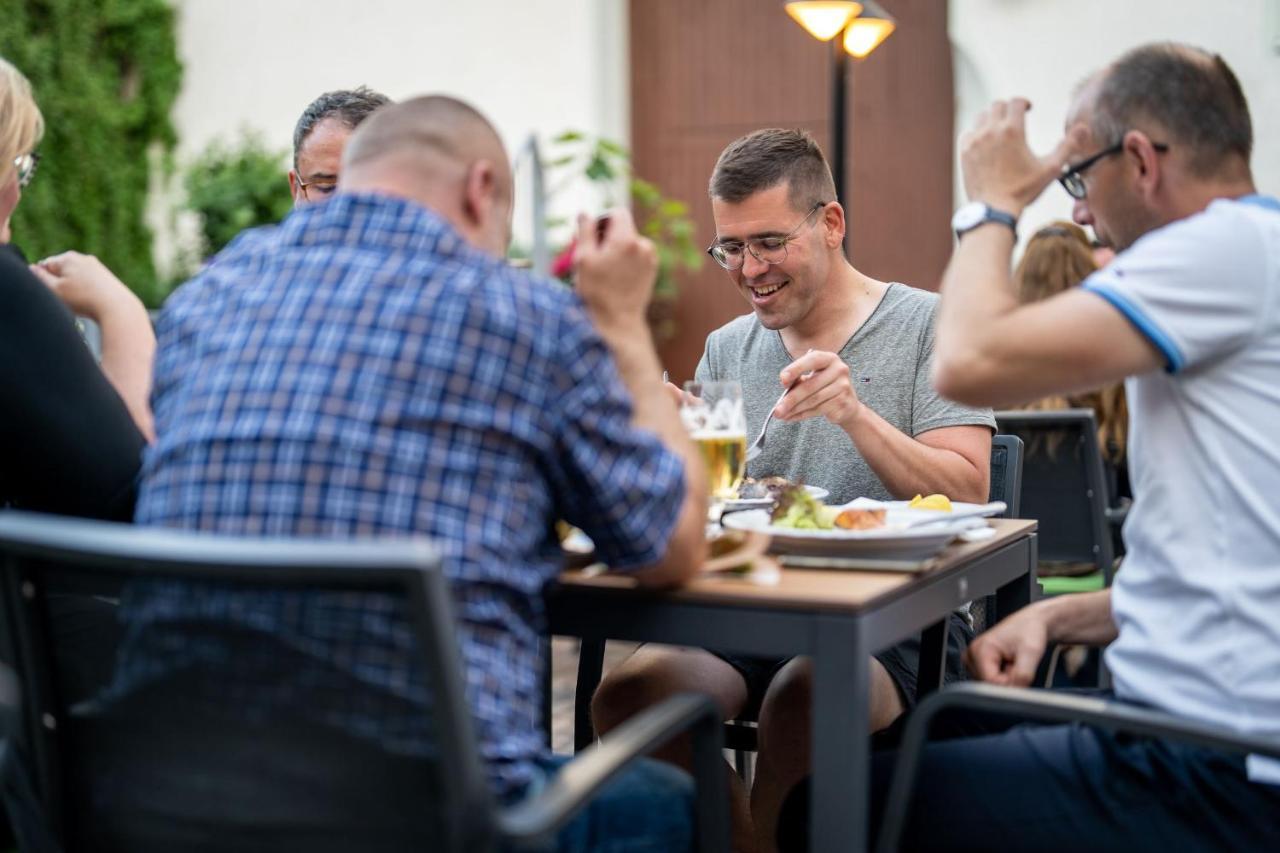 Hotel Reussischer Hof Schmölln Zewnętrze zdjęcie