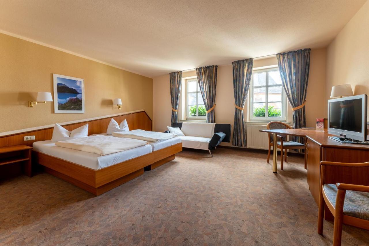 Hotel Reussischer Hof Schmölln Zewnętrze zdjęcie