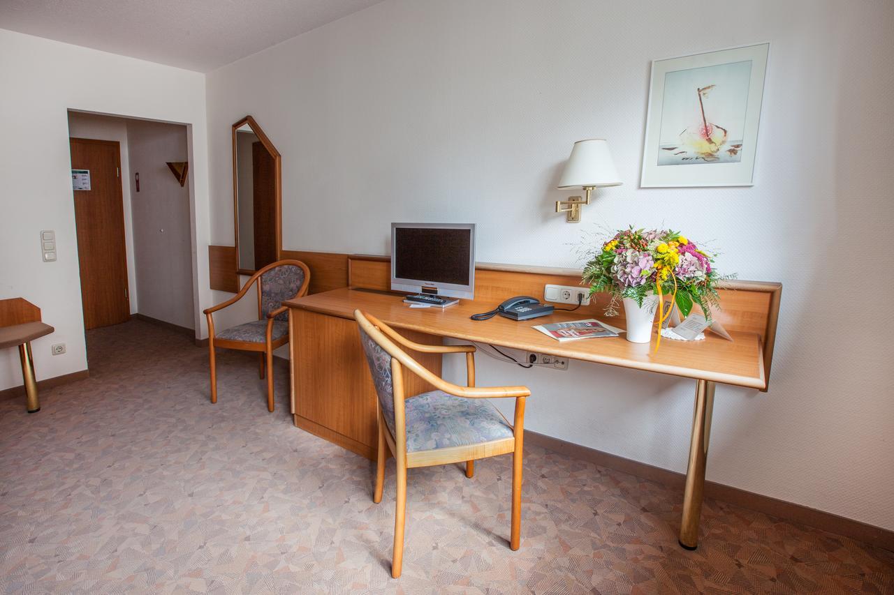 Hotel Reussischer Hof Schmölln Zewnętrze zdjęcie